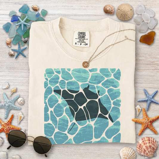Swimming Manta Ray Comfort Colors T-Shirt